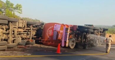 JASHPUR NEWS : लोरो घाट बनी भारी वाहन चालकों के लिए मुसीबत…बीते 24 घंटे के अंदर दो भारी वाहन दुर्घटनाग्रस्त…पढ़ें पूरी खबर
