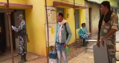 CG Lok Sabha Election : छत्तीसगढ़ में एक गांव ऐसा भी…आजादी को 76 साल होने के बाद से नहीं हुई वोटिंग…पहली बार लोगों ने दबाया बटन…पढ़ें पूरी खबर